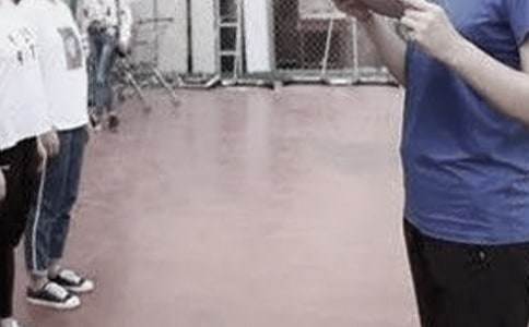 體育教師考試試題